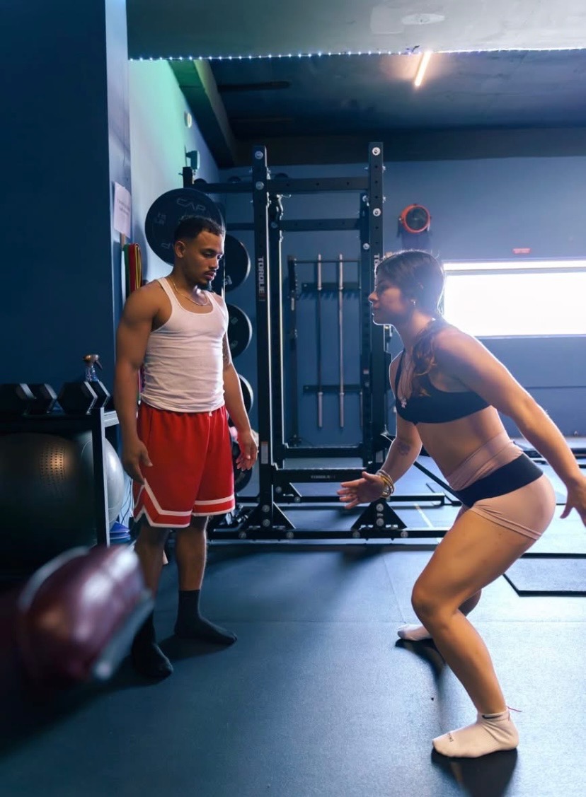 Entrenamiento personalizado en el gimnasio EM Performance